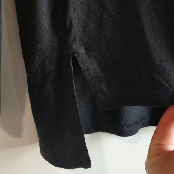 Black long-sleeve tee - Picture 8 of 8